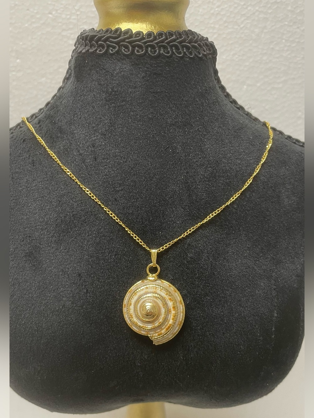 Sundial Shell Necklace Gold Tone Chain Marked Japan Spring Ring Closure 14”